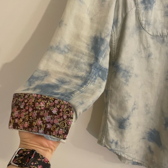 Jachs Girlfriend jewelled acid wash and floral button down small - Picture 3 of 5